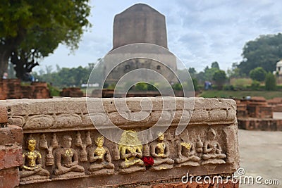 Buddhist Dhamek stupa in Sarnath, near Varanasi, India Stock Photo