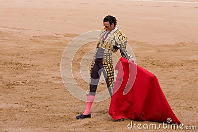 bullfighter-14850369.jpg