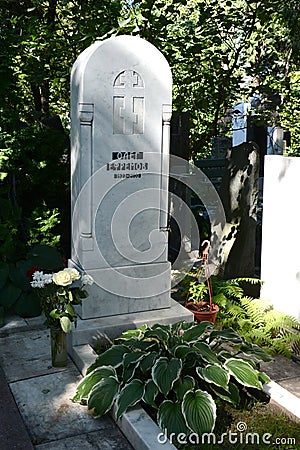 The burial of the Soviet actor Oleg Efremov at the Novodevichy Cemetery in Moscow. Editorial Stock Photo