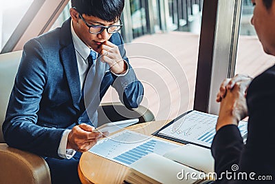 Business Consulting meeting working and brainstorming new business project finance investment concept Stock Photo