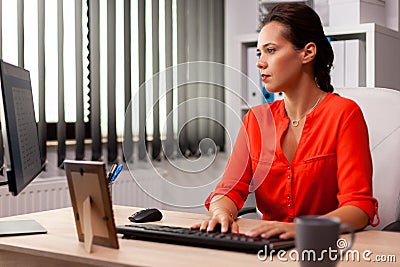 Businesswoman managerworking and typing finance raport Stock Photo