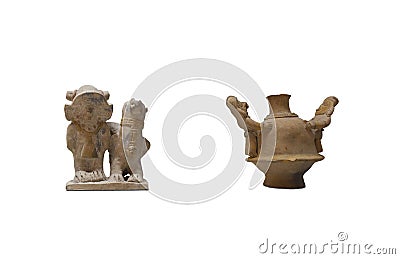 Jama Coaque culture figurine and vessel, pre-hispanic ecuadorian people Editorial Stock Photo