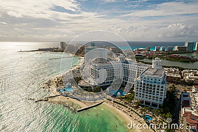 Cancun, Mexico - September 17, 2021: View of beautiful Hotel Riu Palace Las Americas in the hotel zone of Cancun Editorial Stock Photo