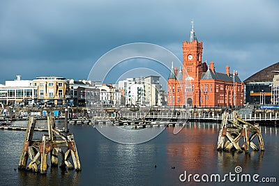 CARDIFF, WALES/UK - NOVEMBER 16 : Pierhead and Millenium Centre Editorial Stock Photo