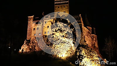 Castillo del salvado en la noche Castillo del salvado en la noche