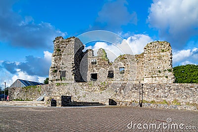 The castle ruins in Manorhamilton, erected in 1634 by Sir Frederick Hamilton - County Leitrim, Ireland Stock Photo