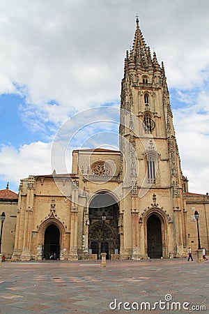 Catedral de San Salvador, Oviedo ( Spain ) Editorial Stock Photo