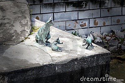 Cavenagh Bridge, Cats bronze Sculpture, Singapore, Southeast As Editorial Stock Photo