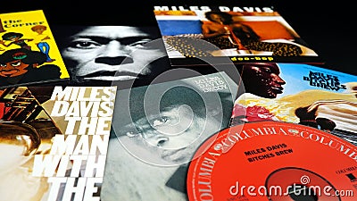 Cd and artwork of the American jazz trumpeter and composer MILES DAVIS. innovator and musical genius Stock Photo