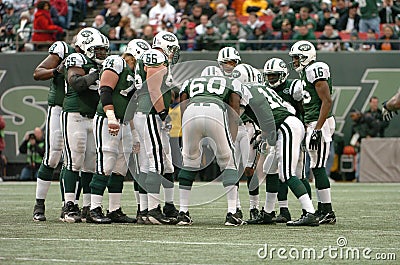 Chad Pennington and NY Jets huddle Editorial Stock Photo