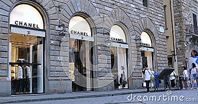 Introducir 33+ imagen chanel in florence