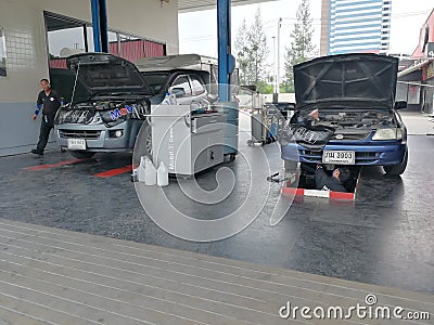 Change engine oil service center Editorial Stock Photo