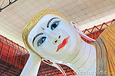 Chaukhtatgyi Buddha Temple, Yangon, Myanmar Stock Photo