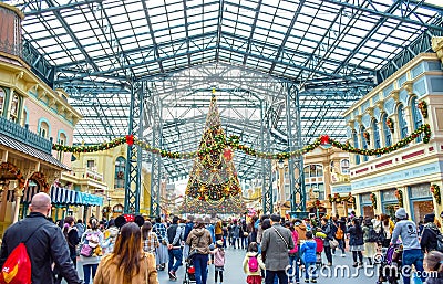 CHIBA, JAPAN: Crowds enjoying Christmas tree decoration at Main Street U.S.A. of Tokyo Disneyland Editorial Stock Photo