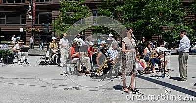 Chicago Barrister's Band performs in Federal Plaza Editorial Stock Photo