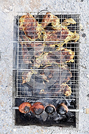 Chicken Barbecue with Onion and Tomato Jais Mountains, Jebel Jais, Ras Al Khaimah, United Arab Emirates Stock Photo