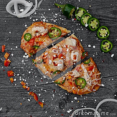 Chicken jalapeno red pepper flatbread pizza Stock Photo