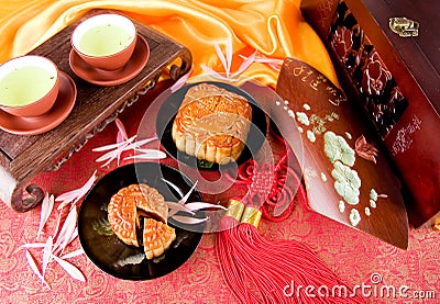 Chinese moon cake and tea Stock Photo