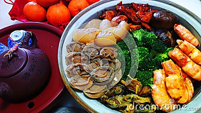 Chinese Reunion Dinner Pencai delicacies, popular auspicioius po Stock Photo