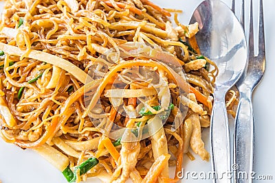 Chinese stir fried chicken egg noodle Stock Photo