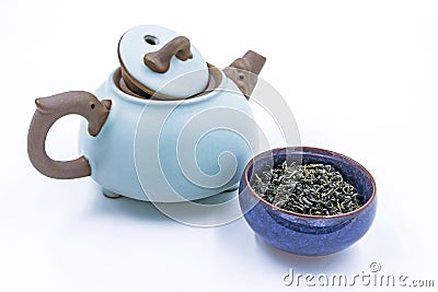 Chinese Wild Green tea. Ye Sheng Lu Cha in a blue ceramic bowl Stock Photo