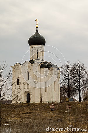 The Church of the Intercession of the Holy Virgin on the Nerl River. Spring landscape. Stock Photo