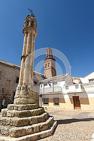 Church of Sant Martin and Rollo de Justicia, Ocana, Toledo province, Castile-La Mancha, Spain Stock Photo