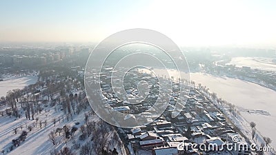 Ciudad de la nieve vista desde arriba almacen de metraje de vídeo Ciudad de la nieve vista desde arriba almacen de metraje de vídeo