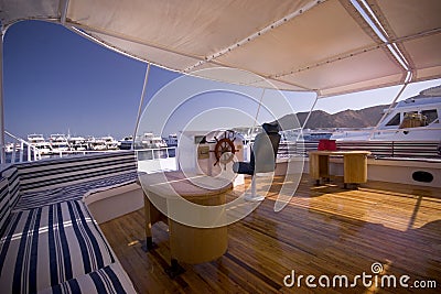 https://thumbs.dreamstime.com/x/classic-yacht-interior-5563545.jpg