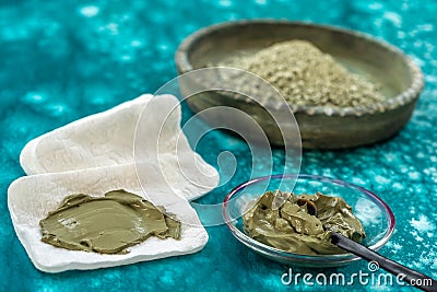 Clay Spa and medical concept: Clay Poultice Use It to Relieve Inflammation,for abscess,cyst,arthritis,Skincare benefit Stock Photo