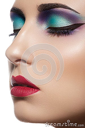 https://thumbs.dreamstime.com/x/close-up-beautiful-model-face-fashion-make-up-22854797.jpg