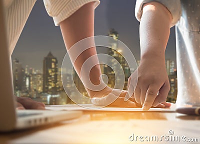 Close up Businessman and woman hand discussing on stockmarket ch Stock Photo