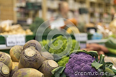 Close up of delicious and colourful vibrant purple cauliflower a Stock Photo