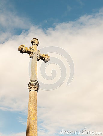 Close up of top of english cross statue commemorating soldiers w Stock Photo