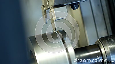 CNC tokarka ciągnie out część metalu workpiece pulley, nowożytna tokarka dla metalu przerobu, zakończenie, maszyna zdjęcie wideo CNC tokarka ciągnie out część metalu workpiece pulley, nowożytna tokarka dla metalu przerobu, zakończenie, maszyna zdjęcie wideo