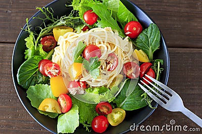 Cold spaghetti with tuna and tomato Stock Photo