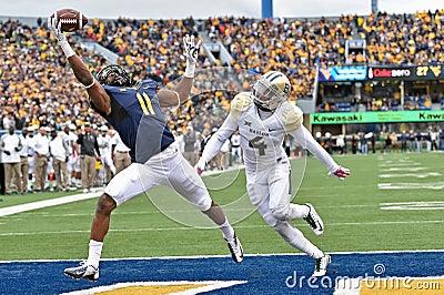 2014 College Football - Touchdown catch Editorial Stock Photo