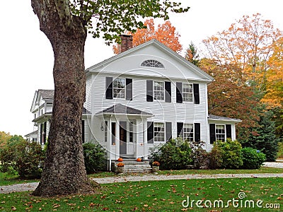 Colonial home in Connecticut with fall colors Stock Photo