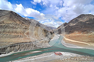 Confluence of rivers Indus and Zanskar Stock Photo