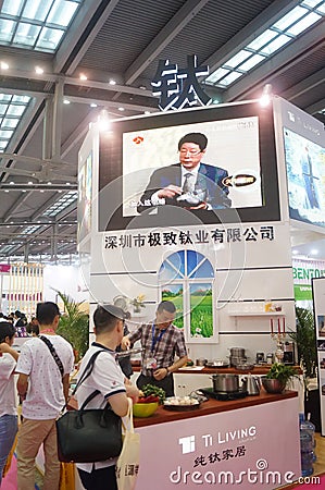 Cooking demonstration, tableware sales Editorial Stock Photo