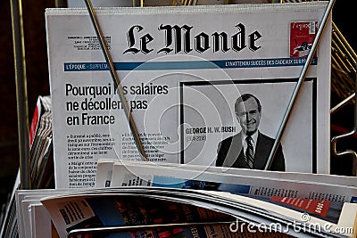 FRENCH DAILY LE MONDE FEATURES LATE PRESIDENT BUSH Editorial Stock Photo