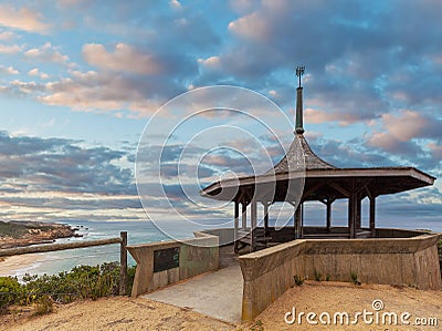 The Coppins Lookout gazebo at dusk. Sorrento back beach, Morning Stock Photo