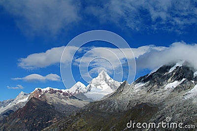 Cordillera Blanca mountains from Santa Cruz Track Stock Photo