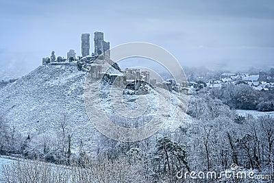 Corfe castle foggy frozen morning Stock Photo