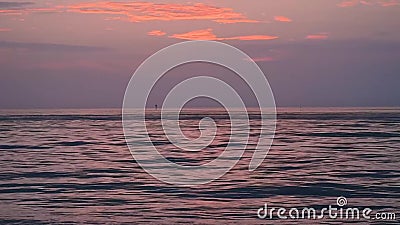 Coucher du soleil color? sur la mer ? la plage de Clearwater banque de vidéos Coucher du soleil color? sur la mer ? la plage de Clearwater banque de vidéos