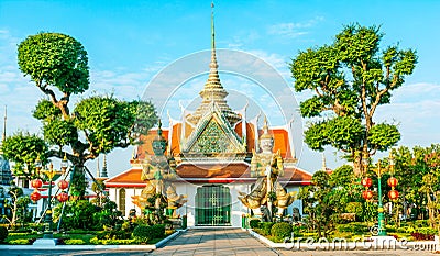 Couples of giant in front of buddha temple church ,at Wat Arun B Stock Photo