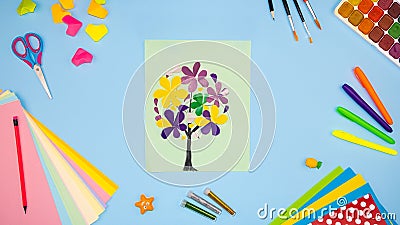 Creative Activities, Cut Paper Art, Easy Crafts for Kids, engaging activities for DIY gift for mom in Mothers Day Stock Photo