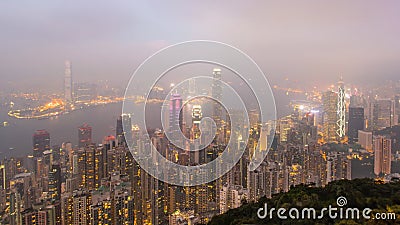 Czasu upływu dzień nocy Hong Kong mgła w niebie Od Wysokiego punktu widzenia szczyt i miasto zbiory wideo Czasu upływu dzień nocy Hong Kong mgła w niebie Od Wysokiego punktu widzenia szczyt i miasto zbiory wideo