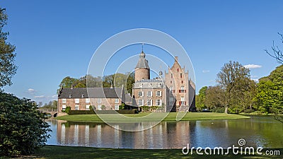 DALFSEN, NETHERLANDS, - May 02, 2015: Medieval Castle Rechteren i Editorial Stock Photo