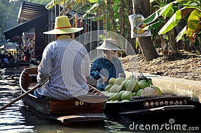 Damnoen Saduak, Thailand: Floating Market Editorial Stock Photo